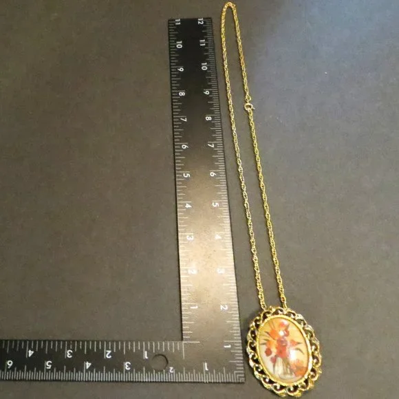 Decorative Necklace/Broach - Picture 4 of 4